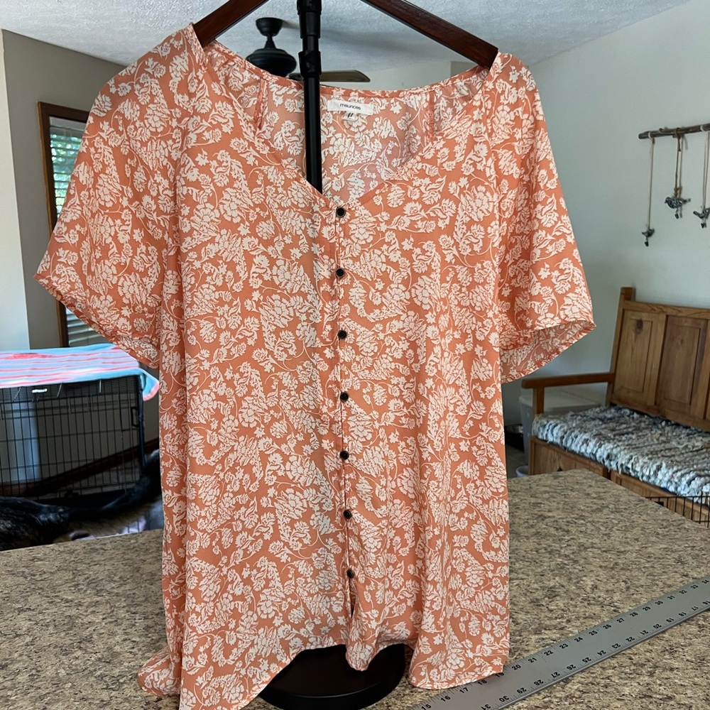 Maurice’s Women's Button-Front Floral blouse Top - orange Peach/White